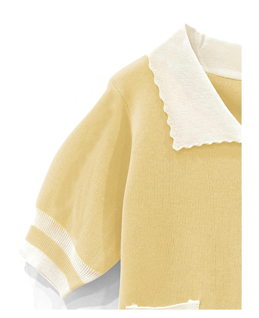 Top de tricô curto bicolor com botões de flores(Branco)