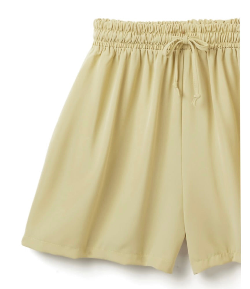 Conjunto de jaqueta com shorts(Amarelo)
