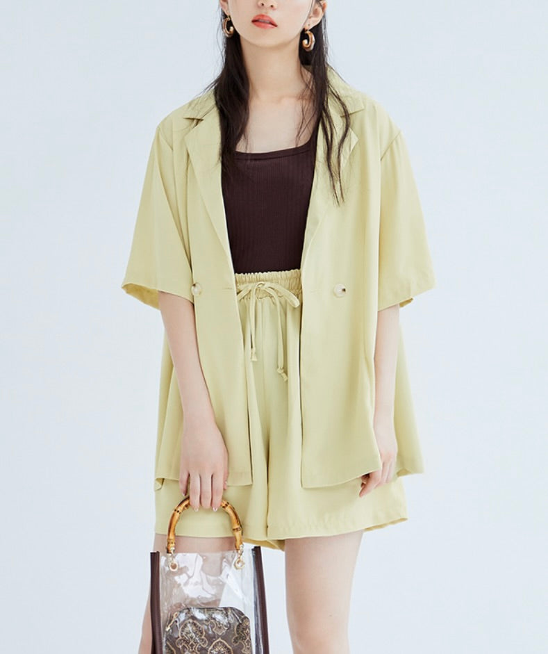 Conjunto de jaqueta com shorts(Amarelo)