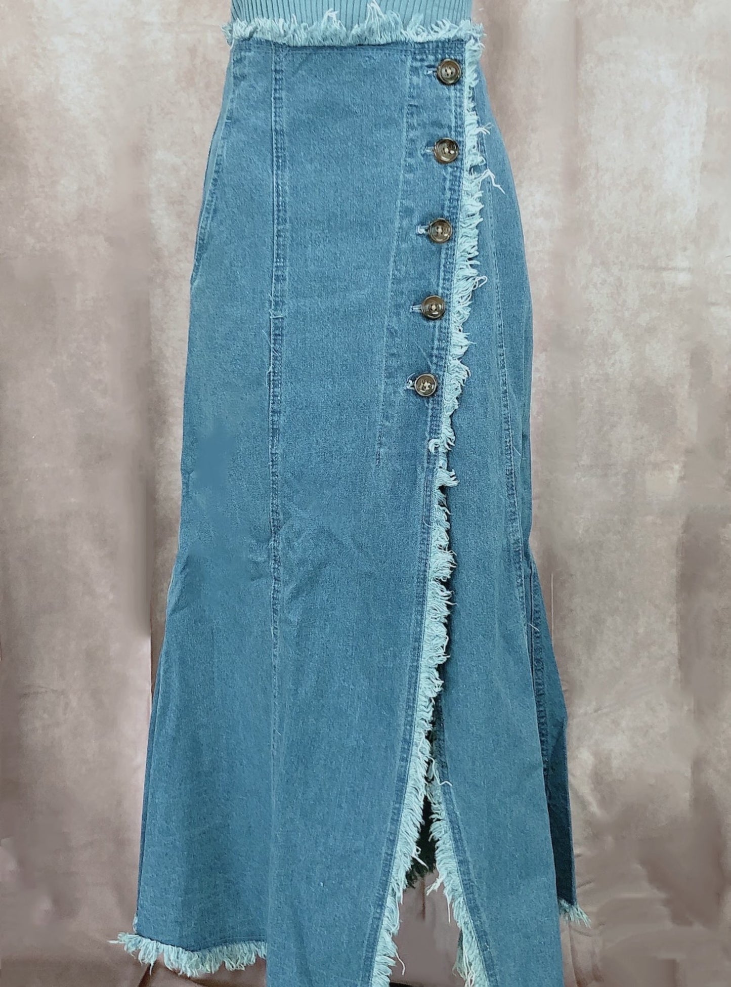 Saia de jeans  longa com franjas delicadas(Azul claro)