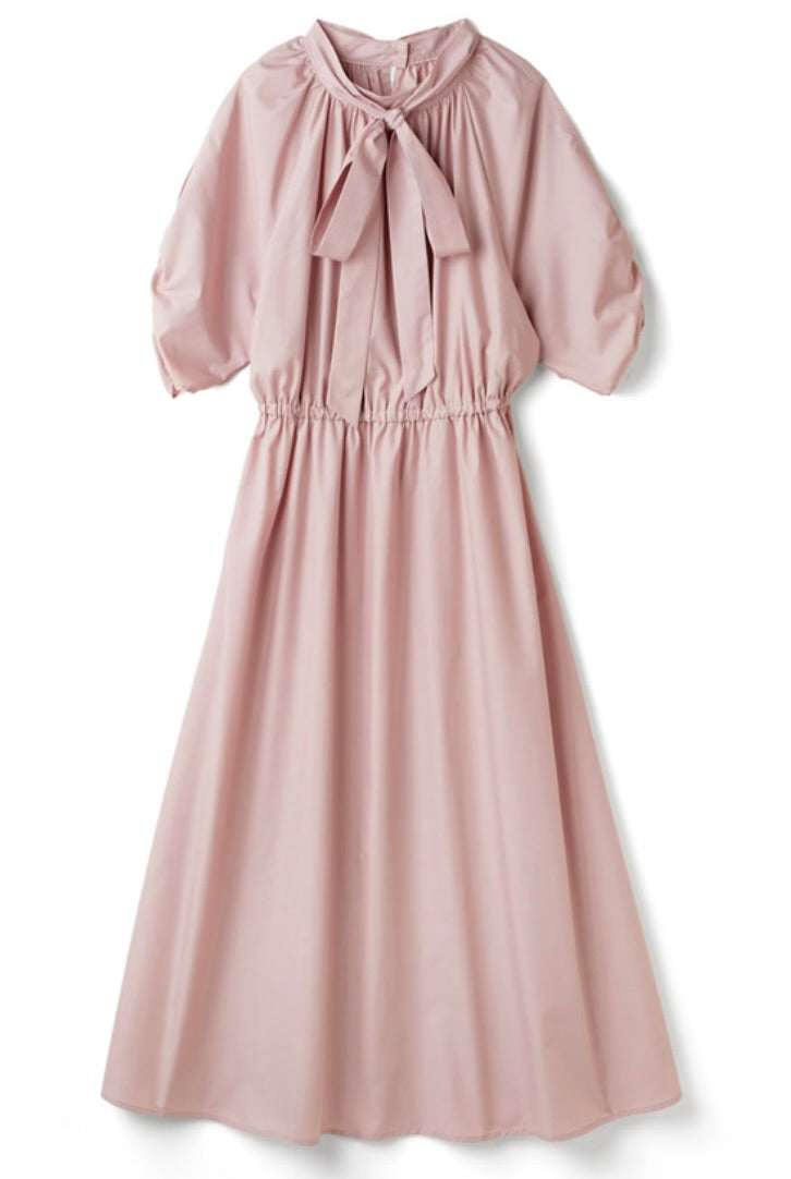 Vestido aberto no ombro com fita (4 maneiras de usar)