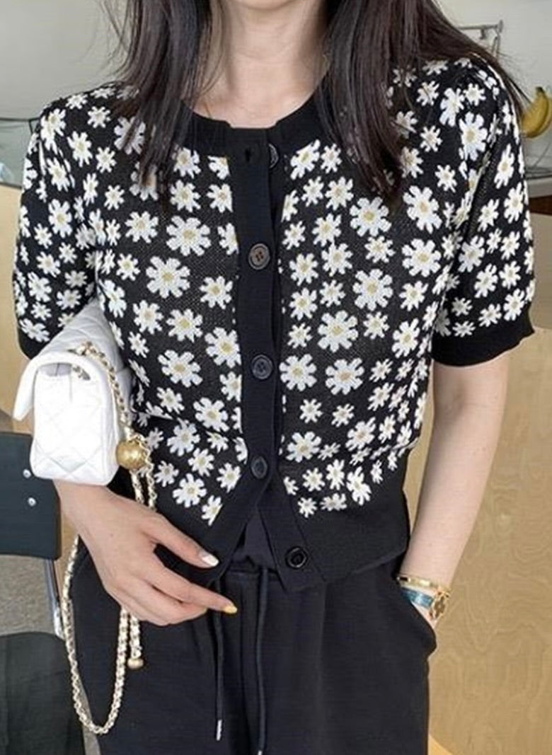 Cardigan com estampa flor margarida(Preto)
