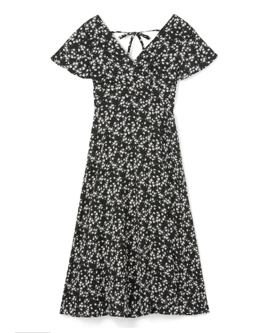 Vestido com estampa florida(Preto)