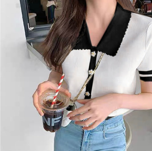 Top de tricô curto bicolor com botões de flores(Branco)