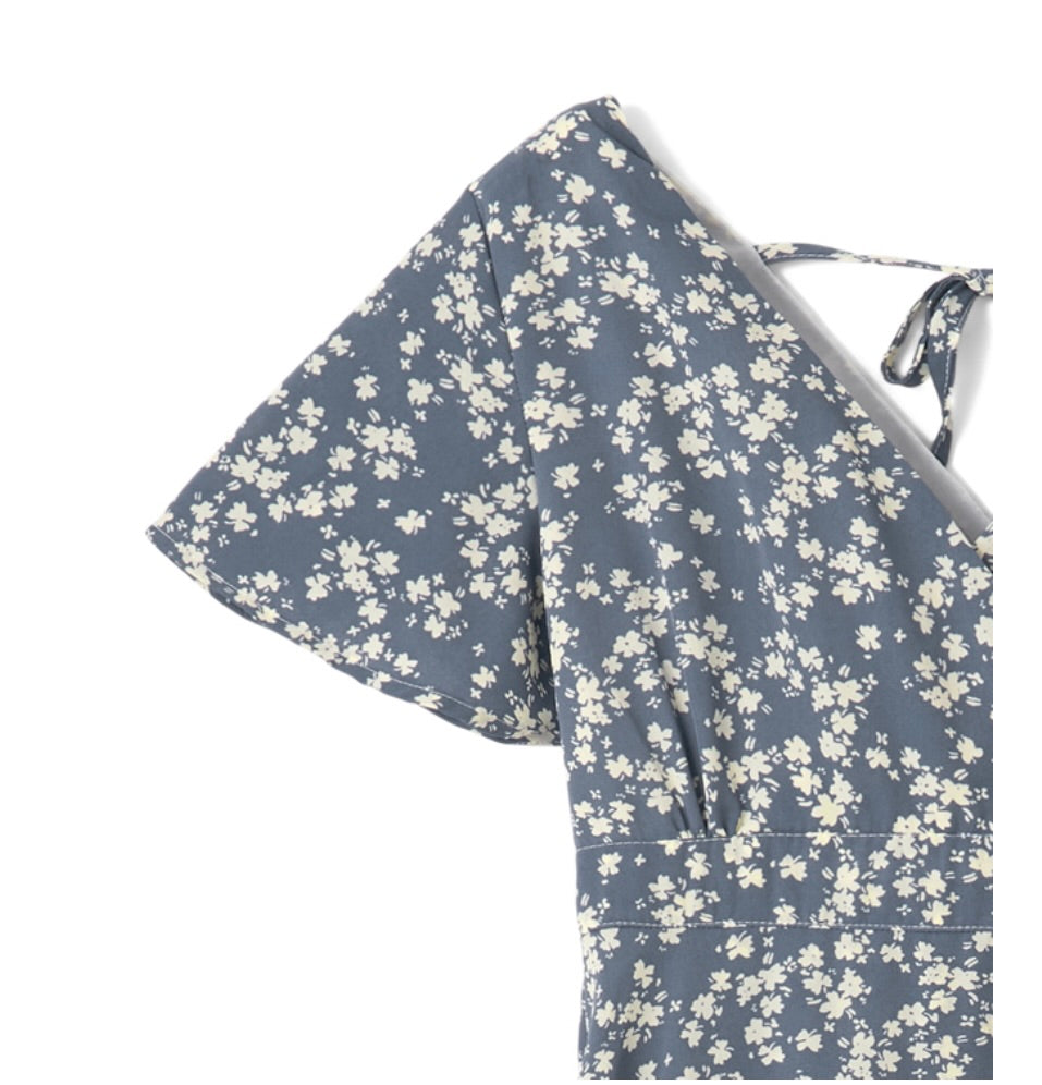 Vestido com estampa florida(Azul)