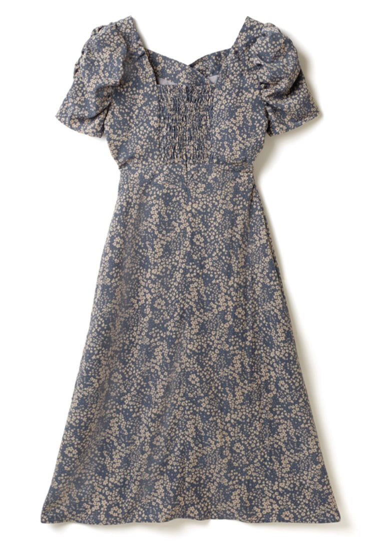 Vestido floral com fenda lateral(Preto)