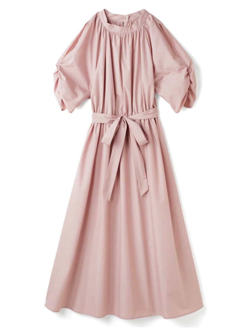 Vestido aberto no ombro com fita (4 maneiras de usar)