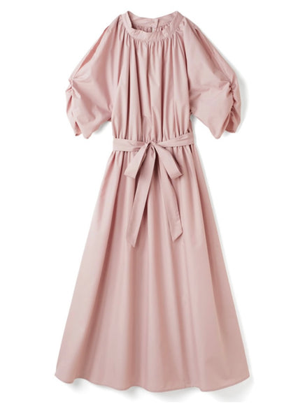 Vestido aberto no ombro com fita (4 maneiras de usar)