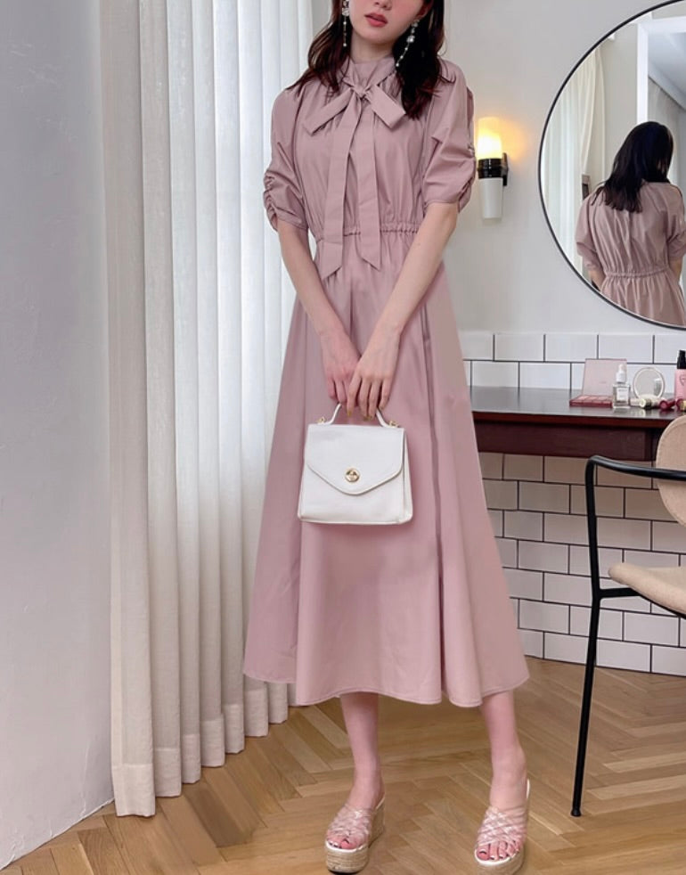 Vestido aberto no ombro com fita (4 maneiras de usar)