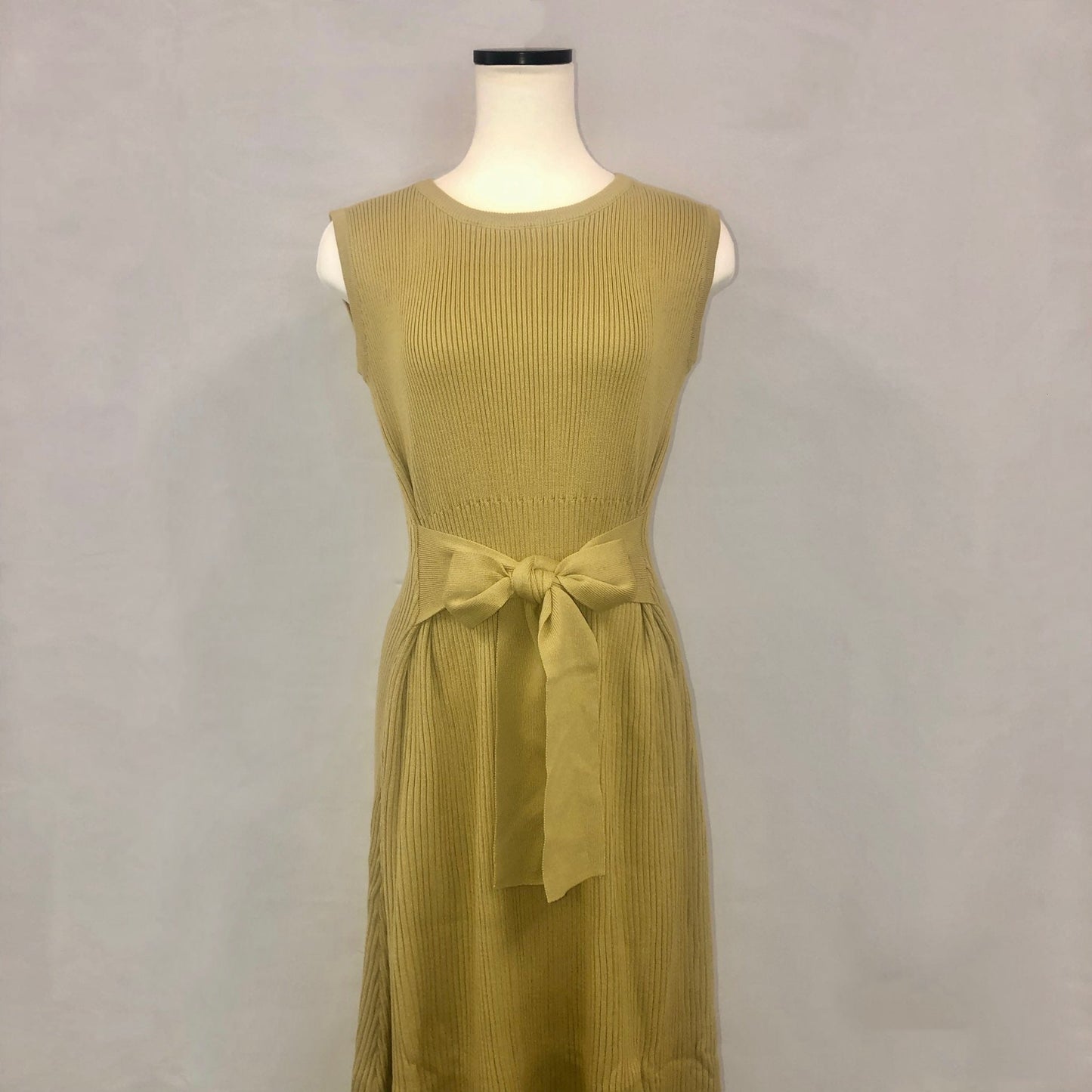 Vestido de tricô com laço na frente(Amarelo)